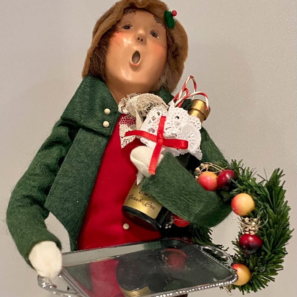 Byers' Choice Victorian SHiopper Caroler Collectible